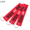 1pcs Keychain Gardez le calme et continuez à la chaîne de clé pour motos et voitures cool Porte-clés Broderie Porte-clés FOBS