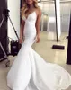 Robes de sirène sexy sans dos en dentelle de satin avec bretelles spaghetti balayage train col en V profond robe de mariée de mariage de plage sur mesure