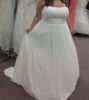 Plus -storlek Chiffon Wedding Dresses 2019 Ny specialanpassad Simple Court Train ärmlösa veck Axel Empire Maternity Bridal Gown302L