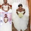 Superbes Perles Spaghetti Robes De Mariée En Dentelle Applique Plus La Taille Dubaï Africain Train Ball Robe De Novia Robe De Mariée Plus La Taille Arabe