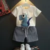 Bebek boys dinozor baskı kıyafetler çocuk üst + şerit Şort 2 adet / takım 2018 Yaz çocuk Giyim Setleri C4018