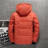 Winter neue Herren-Outdoor-Daunenjacke, kurze, verdickte, einfarbige Herren-Daunenjacke mit Mütze