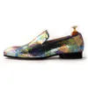 Renkli El Yapımı Gelinlik Ayakkabı Düz ​​Topuk Hakiki Deri Baskı Loafer'larda Kayma Erkek Örgün İş Ayakkabısı