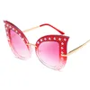 Personnalité des femmes Fashion Pearl Studs Cat Eye Sunglasses Sungases Lograves de soleil de diamant Madam Eyes Cat Gradient Sunglasses H627819061