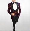 Vente chaude des garçons d'honneur revers Peak Helsom One Button Groom Tuxedos Men Suits mariage / Prom / Dinner Best Man Blazer (veste + pantalon + cravate + gilet)