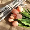 atacado casamento mão de simulação de flores ramos de PU tulipa flor falsificada