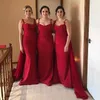 Abiti da damigella d'onore in pizzo e raso con spaghetti rossi per matrimonio Plus Size Guaina Sweep Train Abiti da damigella d'onore Abito da damigella d'onore su misura