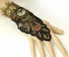 Hot Nieuwe Europese en Amerikaanse Vintage Black Spider Web Kant Lady's Armband met vingerhandschoenen Halloween-accessoires Klassieke chique elegantie