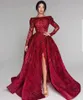 Burgundy Sparkly Prom Klänningar Bateau Neck Backless Sequined Formal Afton Dress Sweep Train Lår Slit Långärmad Mottagning Party Chowns