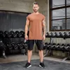 2018 Лето мужская одежда для фитнеса Личность с короткими рукавами Спортивная одежда Мужчины Тонкая дышащая тренировочная рубашка шею Мужская футболка
