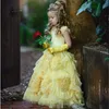 Förtjusande Little Queen Födelsedag Klänningar Underbara Ruffles Blommor Zipper Golvlängd Tjejer Pageant Klänning Härlig Blommig Tjej Klänning med Handskar