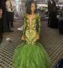 Afrikanska mörkgröna sjöjungfrun Prom Klänningar Ruched Kjolar Appliques Sequined Långärmade Svårdar Duning V Neck Evening Gowns Reception Dress