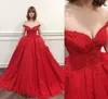 Red Prom Dresses Długo Off the Ramię Koronki Suknia Wieczorowa Z Koralikami Sweep Pociąg Tanie Bridal Guest Dress Zipper Back Suknie