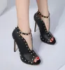 New Europe Popular Street Beat Rivet Shoes High-Heeled Catwalk Sexig Rom Ankle Buckle Strap Pu Heel 12cm Woman Pumps