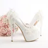 2018 princesse chaussures de mariage de style bout rond dentelle appliques perles de mariée chaussures à talons hauts blanc robe chaussure