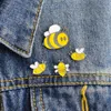 Esmalte animal pinos sorrindo mel abelha inseto broche jaqueta jaqueta pin fivela camisa crachá presente jóias presente para crianças