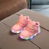 2019 New Baby Boys Girls Luminous Спортивные Обувь Светодиодные Кроссовки Люмина Дети Мультфильм Нескользящая Обувь Дети Повседневная Блестящая Звездная Обувь