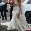 Vestidos de sereia floral 3D APLICIADOS COM O CASTELO DE IGREJA DE FLORES DE FLORES DE TREM DE TREM DE ALTO DO ombro do vestido de noiva de casamento