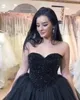 منتفخ فاخر الكرة بثوب حفلة موسيقية فساتين الحبيب فساتين quinceanera الأسود مطرز فساتين السهرة مهرجان أثواب 8th vestidos longos