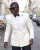 Tani styl kość słoniowa Tuxedos Groomsmen Shall kołnierz Man Suit Wedding Men Men Blazer Suits tylko kurtka 7367055