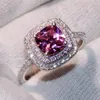 Maat 5-11 Prachtig Gloednieuwe Luxe Sieraden 100% Soild 925 Sterling Zilver Kussen Vorm Roze Sapphire Pave CZ Diamond Wedding Band Ring Set