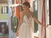 Elegante Sem Encosto Da Praia Vestidos de Casamento V Neck Frisado Boêmio Vestidos De Noiva Uma Linha Plissada Até O Chão de Tule Appliqued Boho Vestido De Novia