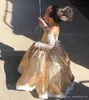 2019ゴールドフラワーガールドレスジュエルネックブリンズスパンコールアップリプの長袖の女の子のページェントドレスハイローキッズフォーマルウェア