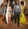 Abendkleid Yousef aljasmi Kim Kardashian Flügelärmel Stehkragen Kristall Asymmetrisch Spezial Almoda gianninaazar ZuhLair murad Ziadnakad