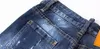 Jonge vrouw gele lederen patch detail 5-pocket jeans lage taille trim fit denim broek coole meisjes