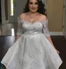 Beautiful Plus Size Bateau Neck Sheer Homecoming Abiti Abiti a mezza manica Arabo Arabo Damigella Breve Breve Prom Dress Cocktail Party Club Indossare laurea