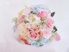 Iffo новая невеста держит букет розовый голубой свет красивый свадебный имитация розового леса свадебный букет4964299