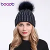 [Boapt] Rhinestone Diamond Classic Strikkad Skullies Mössor Naturlig Real Raccoon Fur Pompom Cap Vinter Kvinna Hattar För Kvinnor Hat D18110102