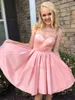 新しいピンクのホームカミングドレス