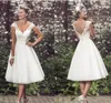 Vintage Thee Lengte Trouwjurken V-hals Cap Sleeves Applicaties Kant Tulle Een lijn Korte Trouwjurk 2018 Bruidsjurken