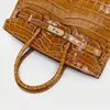 Modische Handtasche aus echtem Leder in Hellbraun