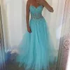 Sexig Illusion Prom Klänningar Ljus Aqua Blå Tulle Golv Längd Evening Party Kappor Sweetheart Ärmlös Beads Kristaller Lace Appliques