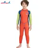 子供のダイビングスーツ2.5mmネオプレンウェットスーツの男の子の女の子のための子供たちは暖かいワンピース長袖UV保護水着を保つ