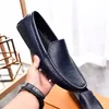Mode nya mens klänning loafers promenad skor slip-on äkta läder kontorsenhet casual italienska skor storlek 38-45