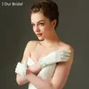 Matowe Satynowe Rękawiczki Bridalowe Krótkie Koronki Wykończenia Ivory Wedding Bridal Accessory 2020 Długość nadgarstka Rękawica ślubna