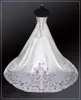 Blanc Rouge Broderie Robes De Mariée Boule Avec Appliques Robe De Bal Robe De Soirée Robes De Mariée QC1005