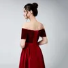 2019 Prawdziwe czerwono aksamitne sukienki wieczorowe plus rozmiar na ramię krótkie rękawy Bateau Neck Satin Długość podłogi formalny wieczór PROM 2579724