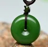 Natural Jade Kina Handgravering Grön Jade Hänge Halsband Amulet Lucky Pingankou Jade Staty Samling Sommar Ornament