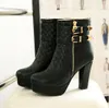 Chic Women Boots Grid Design Plattform Skor Metall Dekorerad Sexig Vinter Svart Läder Stövlar 2 Färger Storlek 35 till 40