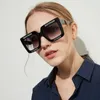 DSGN CO. 2018 Moda óculos de sol para homens e mulheres Font Design Quadrado óculos de sol UV400