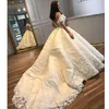 Princesa Dubai Vestidos de casamento com Applique Floral 3D Sexy Alças Lace-Up vestido de baile vestido de noiva Glamorous Arábia Saudita vestido de casamento