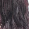 Livraison gratuite Charmante belle qualité chaude Détails sur la perruque avant en dentelle Qualité Chaleur Ok Synthétique Off Black Mix Deep Purple Wavy Long Wi