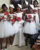 Afrikanska korta brudtärna klänningar från axeln Satin Tulle Appliques Maid of Honor Country Bridesmaid Gowns Billiga Bröllop Gästklänning