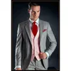 Modne dwa przyciski Light Grey Groom Tuxedos Notch Lapel Groomsmen Najlepszy człowiek Mężczyzna Garnitury ślubne (kurtka + spodnie + kamizelka + krawat) D: 223
