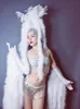 Seksi Beyaz Tüyler Eldiven Headdress Sparkly Kristaller Bikini Set Gece Kulübü Kadın Parti Modelleri Podyum Sahne Kıyafet DJ Kostüm