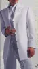 Smoking dello sposo di alta qualità Cinque bottoni Bianco Notch Risvolto Groomsmen Abito da uomo migliore Abiti da uomo da sposa (giacca + pantaloni + gilet + cravatta) J226